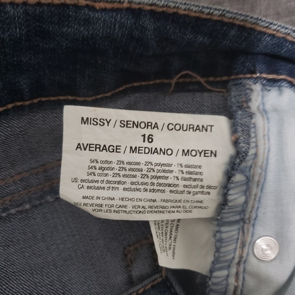 NWT Bandalino Cropped Jeans - Picture 3 of 3